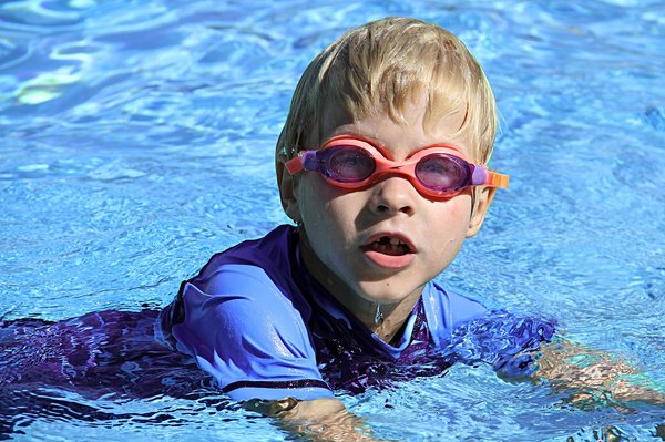 Lunettes piscine enfant : confort et fun avec les dinosaures !